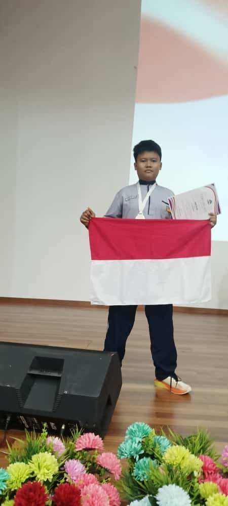 Deretan Prestasi Santri MTs Al-Yasini di ASEAN Olympiad Competition